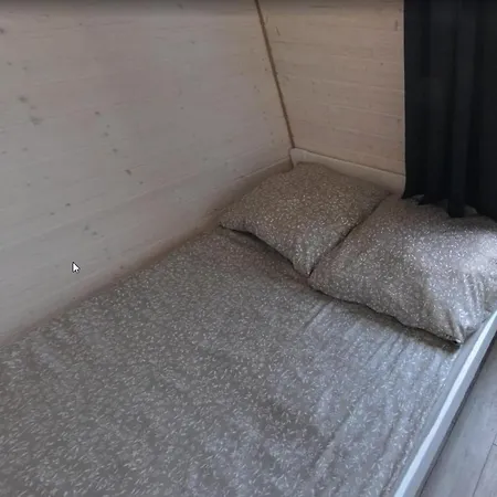 Pod Swierkami Jaktstuga Jezierzany